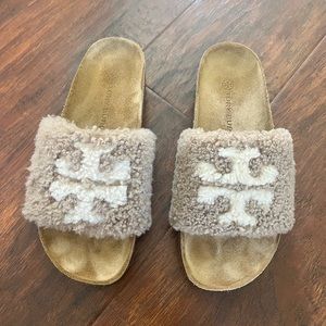 Tory Burch Double T Shearling Flatform 7.5